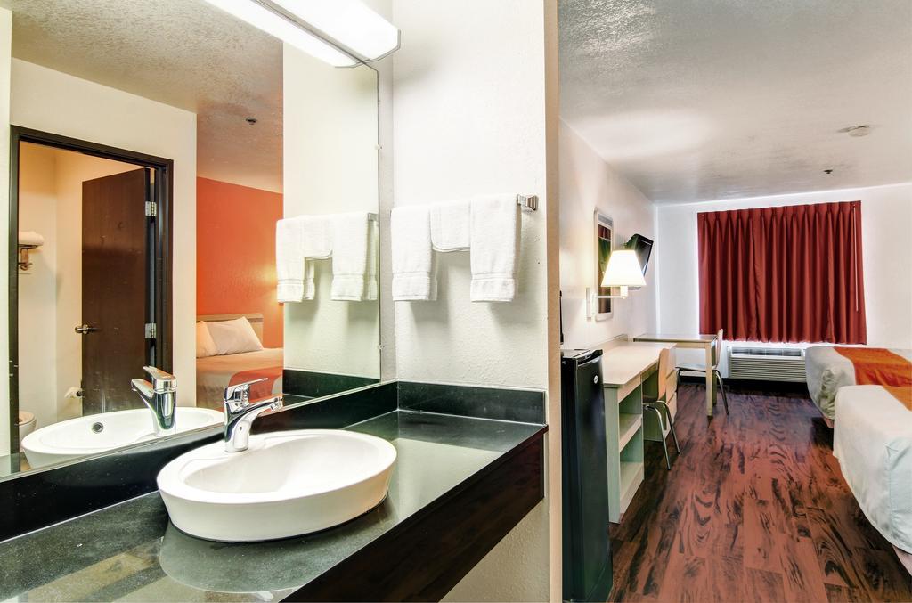 Motel 6-Columbia, Mo - East Buitenkant foto