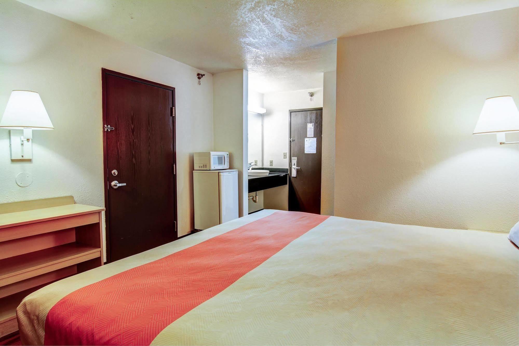 Motel 6-Columbia, Mo - East Buitenkant foto
