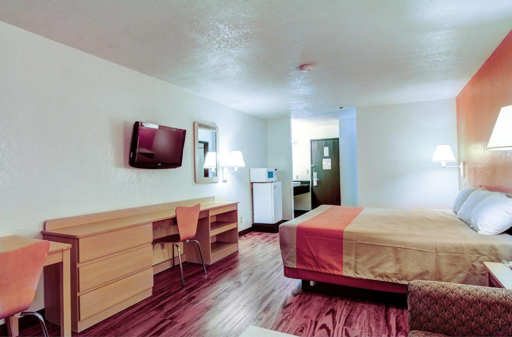 Motel 6-Columbia, Mo - East Buitenkant foto